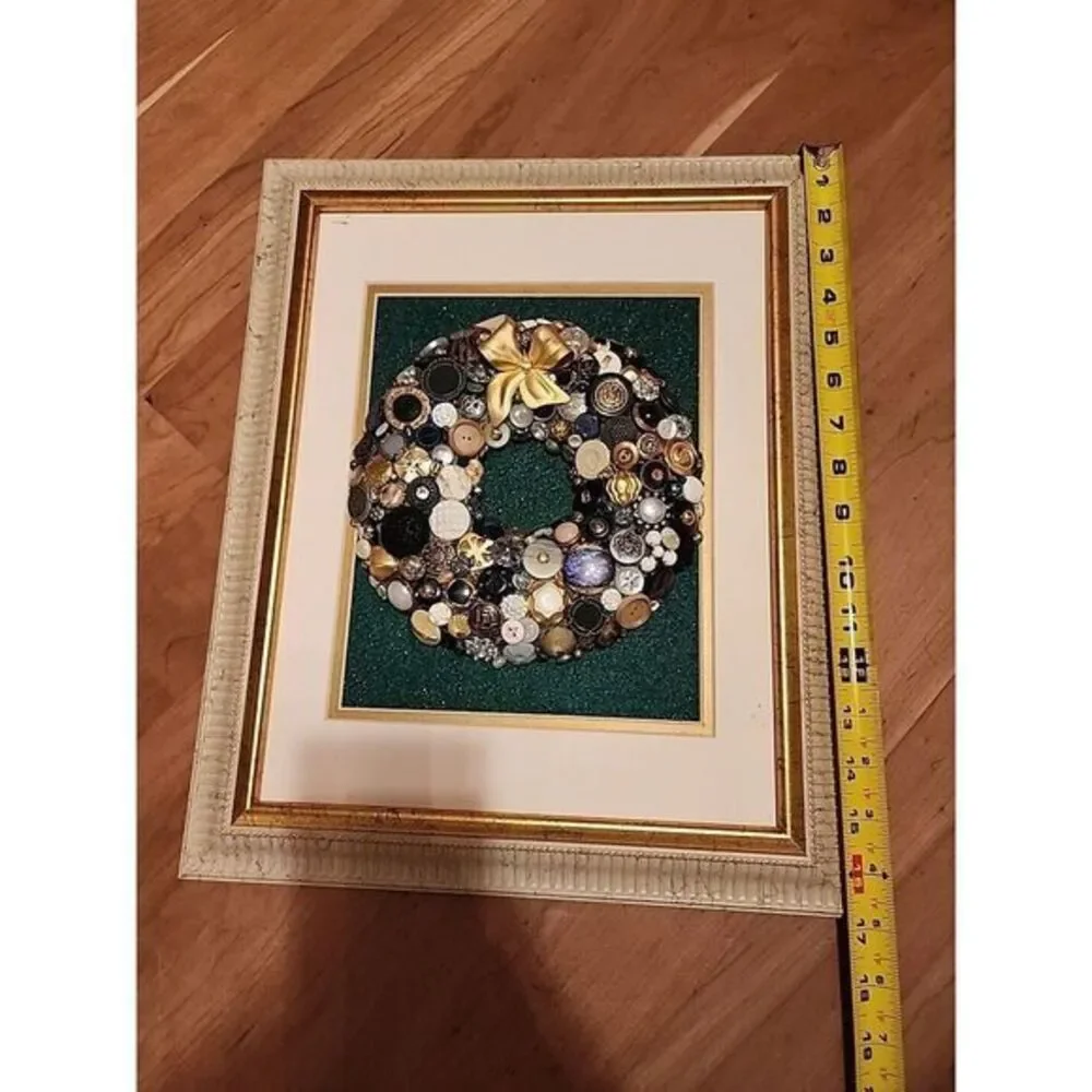 Vtg Jewelry BEAD‎ & BUTTON Christmas Wreath ART One of a Kind Framed 17